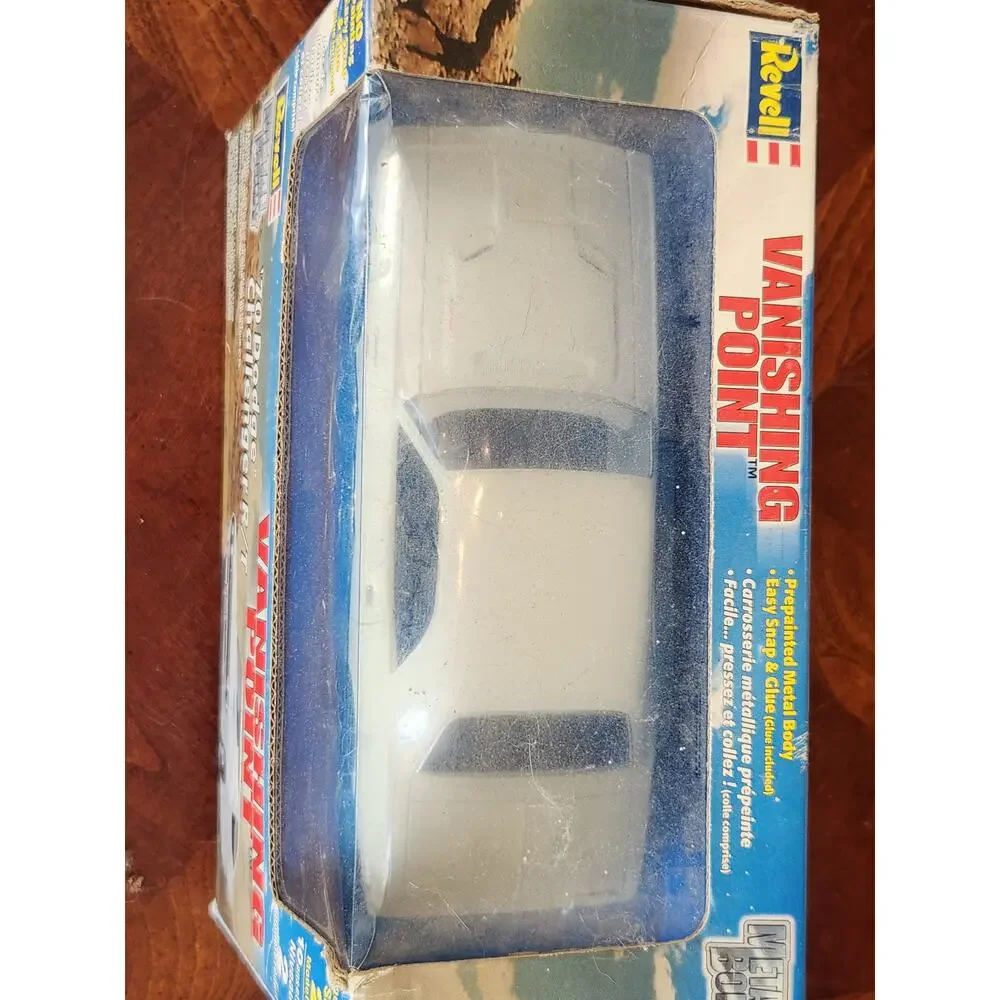 Revell Monogram Vanishing Point 1970 Dodge Challenger R/T Model Kit 1:25 NIB
